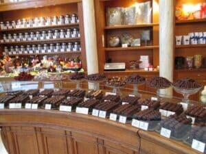 debauve_and_gallais_chocolate_shop_in_paris