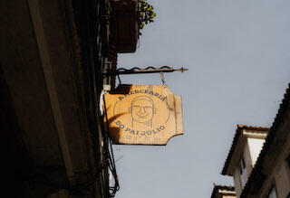 sign_hanging_outside_Mercearia_do_Pai_Júlio