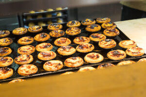 tray_of_pastel_de_nata_pastelaria_santo_antonio