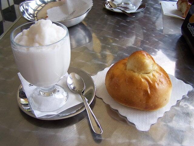 portion_of_granita_and_brioche_sicily