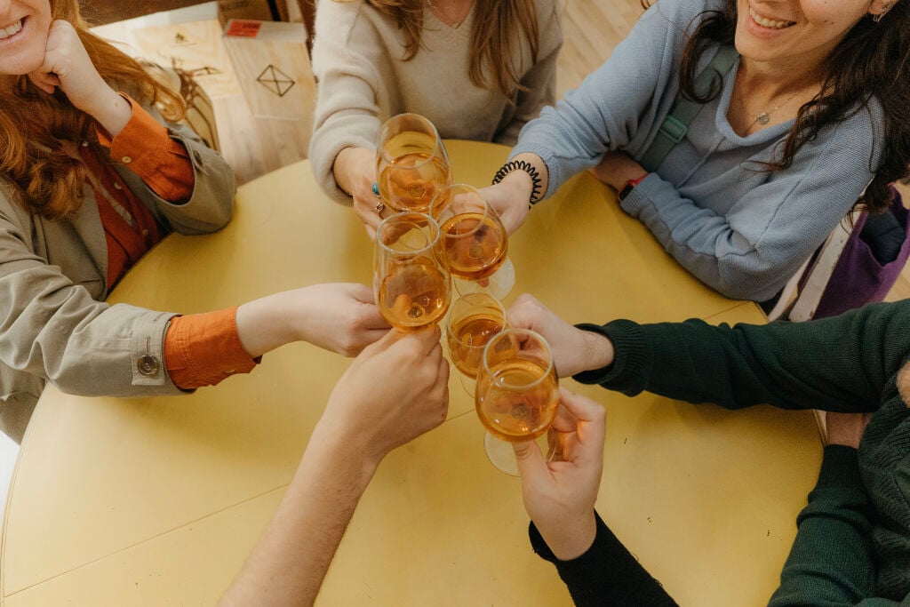 lisbon-wine-cheers