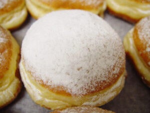 Berliner_Pfannkuchen_(Krapfen)_Berlin