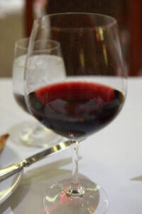 glass_of_Nero_d'Avola_wine_Sicily