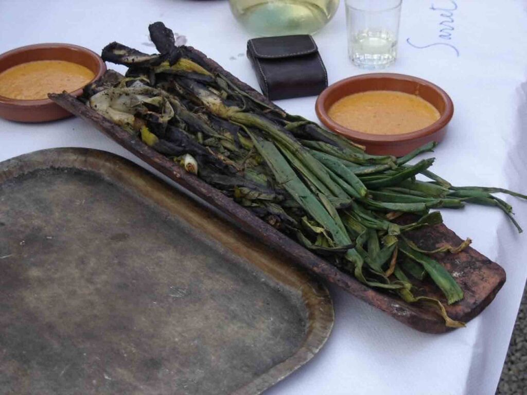 Calçots_with_Romesco Sauce_Barcelona_food