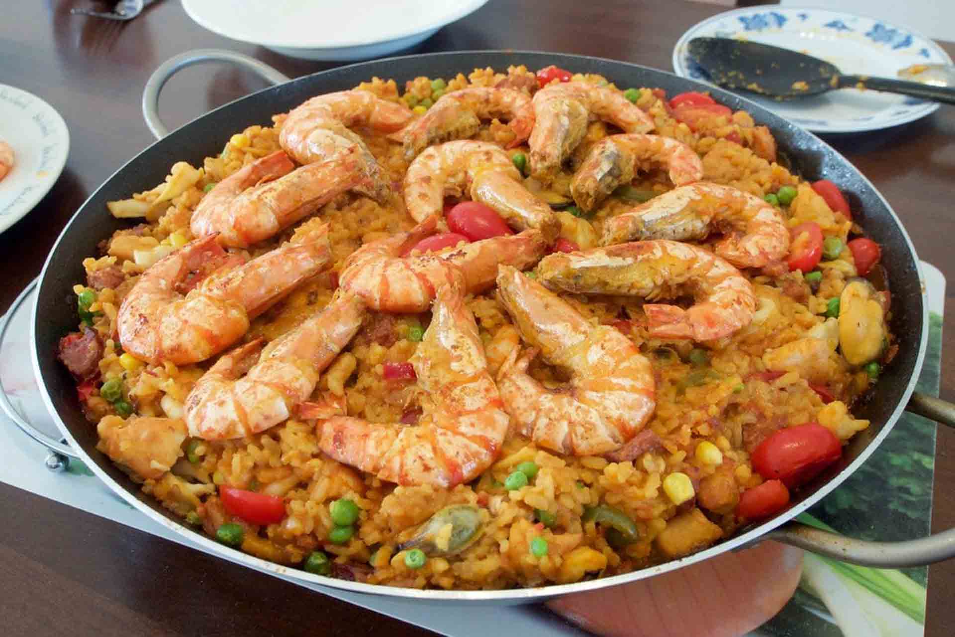 Paella_Barcelona_food