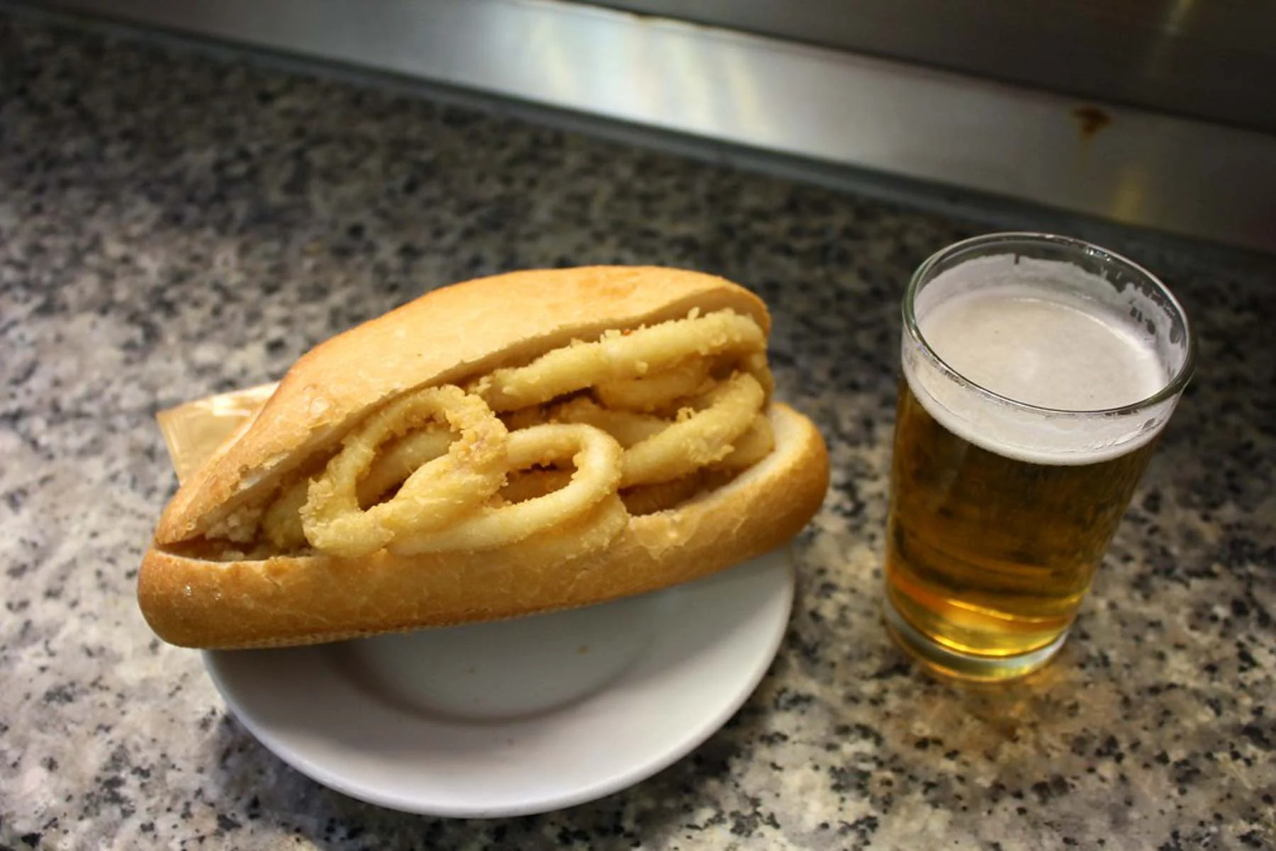 bocadillo_de_calamares_Madrid
