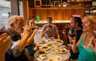 Barcelona Gothic Quarter VIP Tapas & Wine Tour
