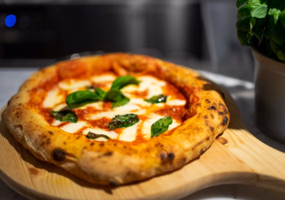 Gelato and Pizza Making Class in Milan