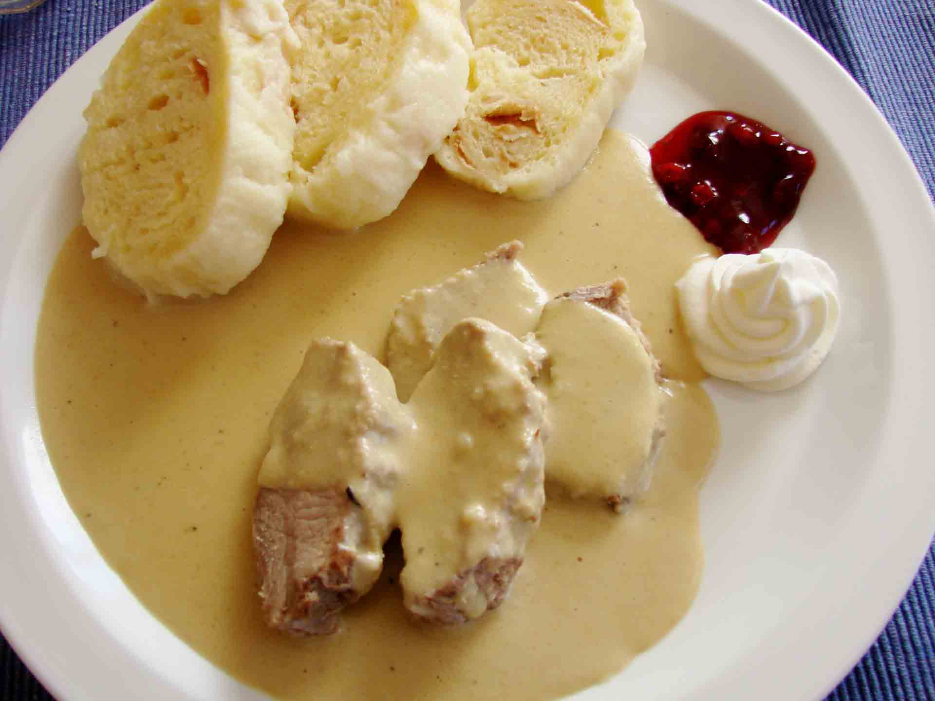 Svíčková_na_Smetaně_Czech_food